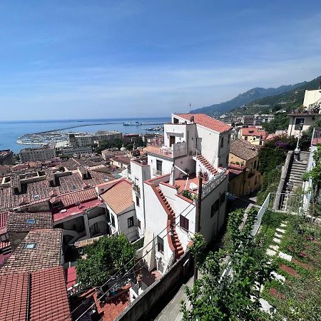 Casa "Positano" Da Ely - Salerno Centro Con Self Check-In Apartman Kültér fotó