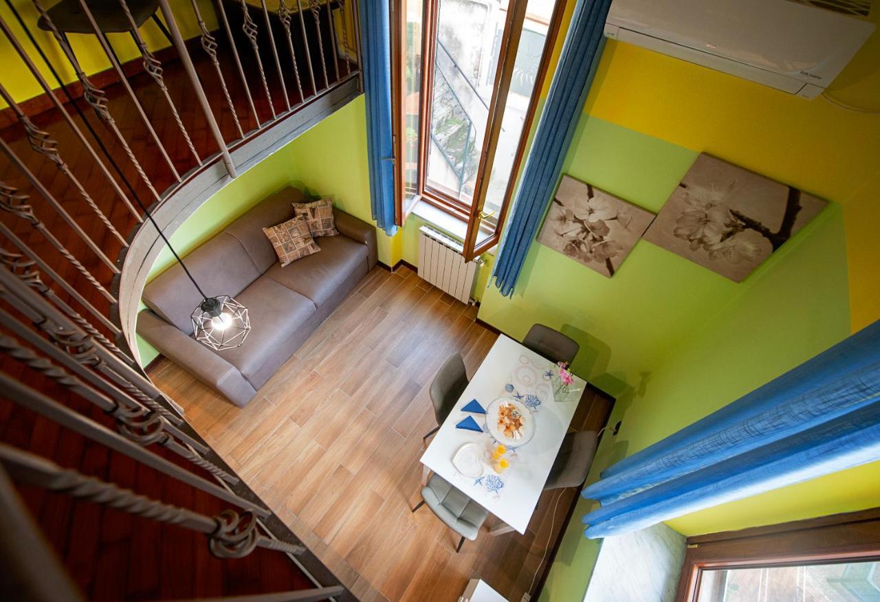 Casa "Positano" Da Ely - Salerno Centro Con Self Check-In Apartman Kültér fotó