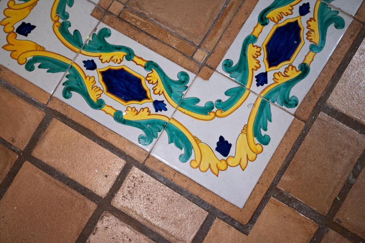 Casa "Positano" Da Ely - Salerno Centro Con Self Check-In Apartman Kültér fotó
